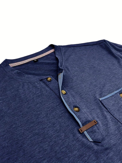 T-shirt elegante con colletto rotondo e tasca