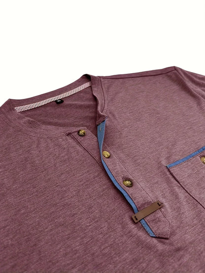 T-shirt elegante con colletto rotondo e tasca