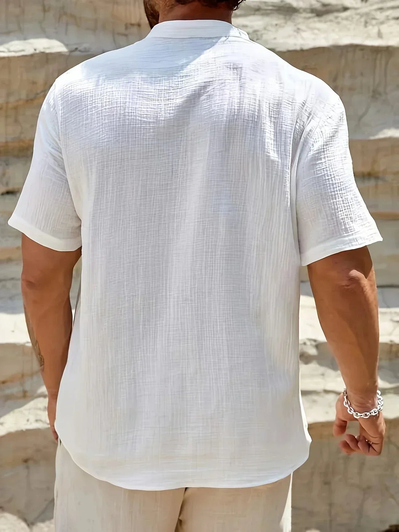 Camicia estiva elegante con collo alto